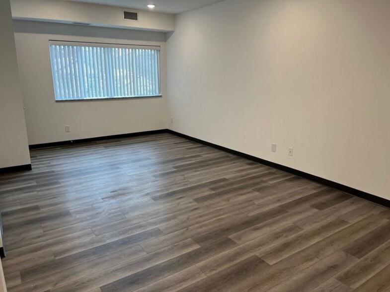 More Photos Of 1922 Wilson Ave, Saint Paul Apartments For Sale