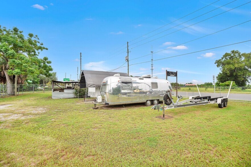 More Photos Of 3101 N Orange Blossom Trl, Zellwood Restaurant For Sale