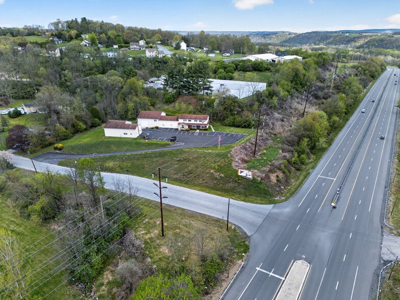 More Photos Of 5585 MacArthur Rd, Whitehall Showroom For Sale