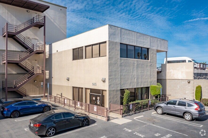 More Photos Of 133 N Altadena Dr, Pasadena Unknown For Lease