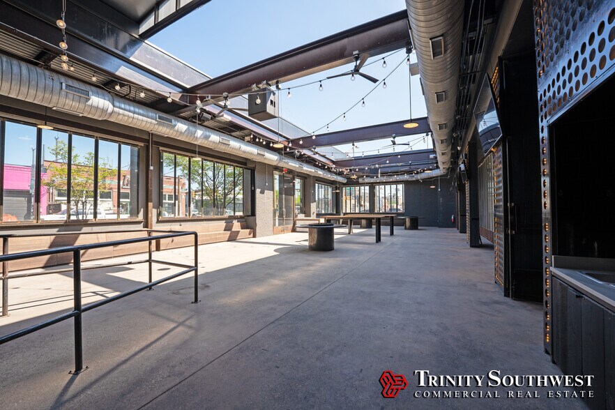 More Photos Of 2820-2824 Commerce St, Dallas Storefront For Sale