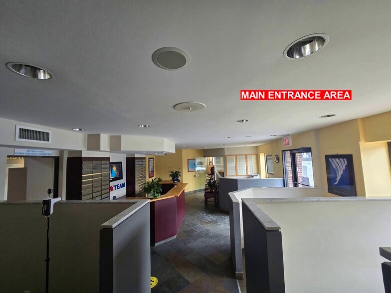 More Photos Of 7115 Northern Blvd, Jackson Heights Office For Sale