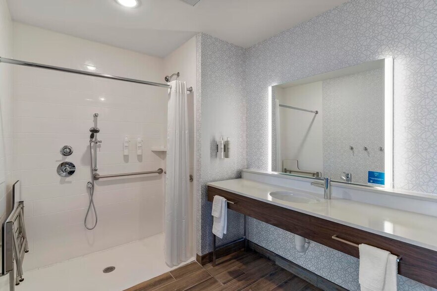 More Photos Of 4380 Integrity Center Pt, Colorado Springs Hotel For Sale