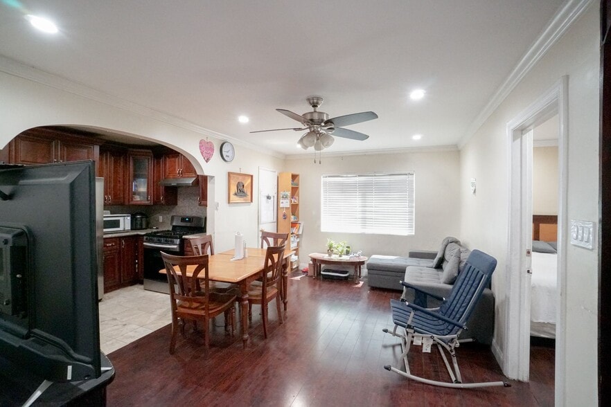 More Photos Of 3101 E Pacific Coast Hwy, Signal Hill Hotel For Sale