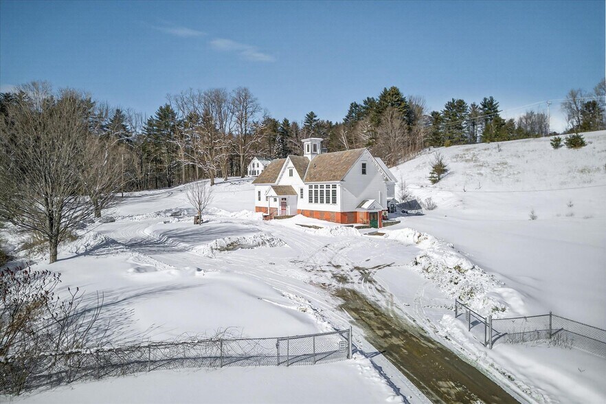 More Photos Of 66 Duttonsville School dr, Cavendish Specialty For Sale