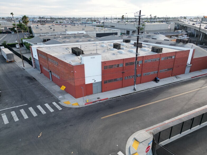More Photos Of 1926 E 14th St, Los Angeles Warehouse For Lease
