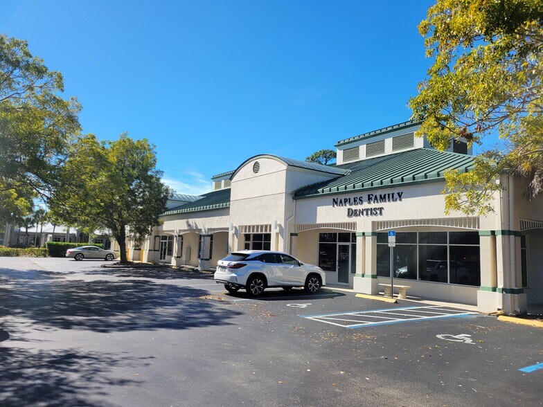 More Photos Of 877 111th Ave N, Naples Office For Lease