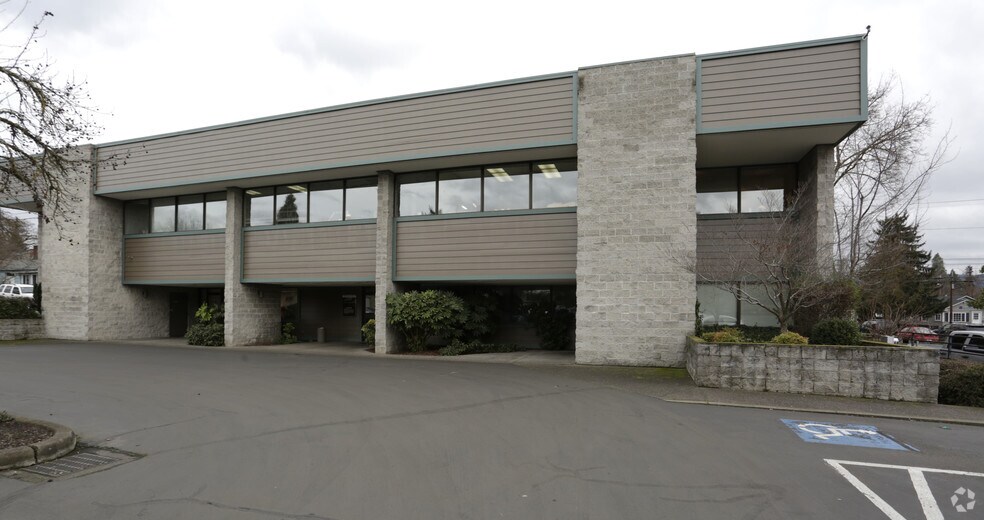More Photos Of 1175 E Main St, Medford Office For Lease