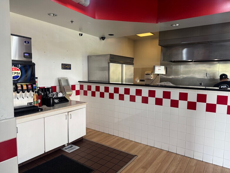 More Photos Of 1563 Eureka Rd, Roseville Restaurant For Lease