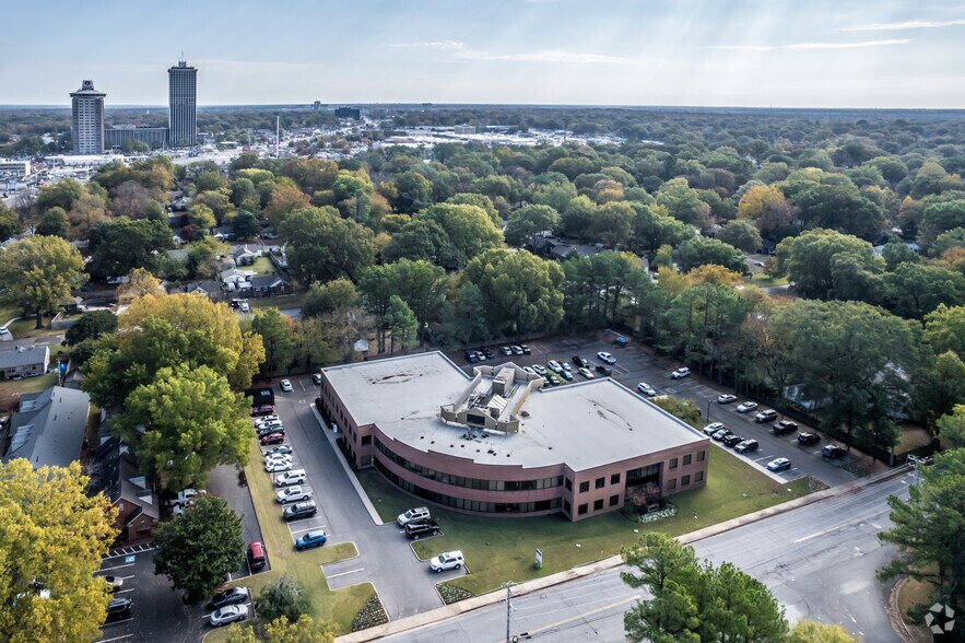 More Photos Of 700 Colonial Rd, Memphis Office For Lease