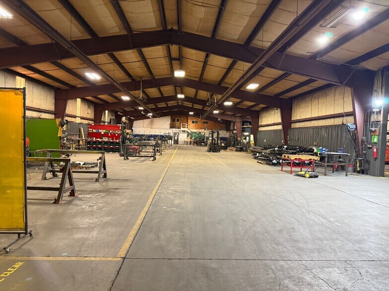 More Photos Of 2120 4th Ave, Holdrege Industrial For Sale