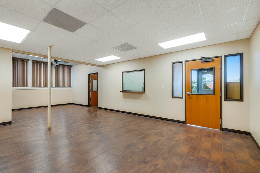 More Photos Of 2515 McCullough Ave, San Antonio Medical For Sale