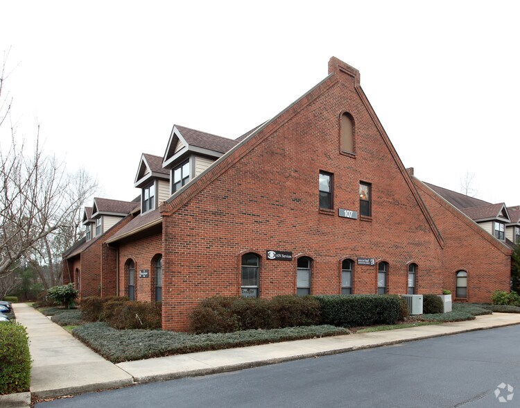 More Photos Of 107 Fountain Brook Cir, Cary Office For Lease
