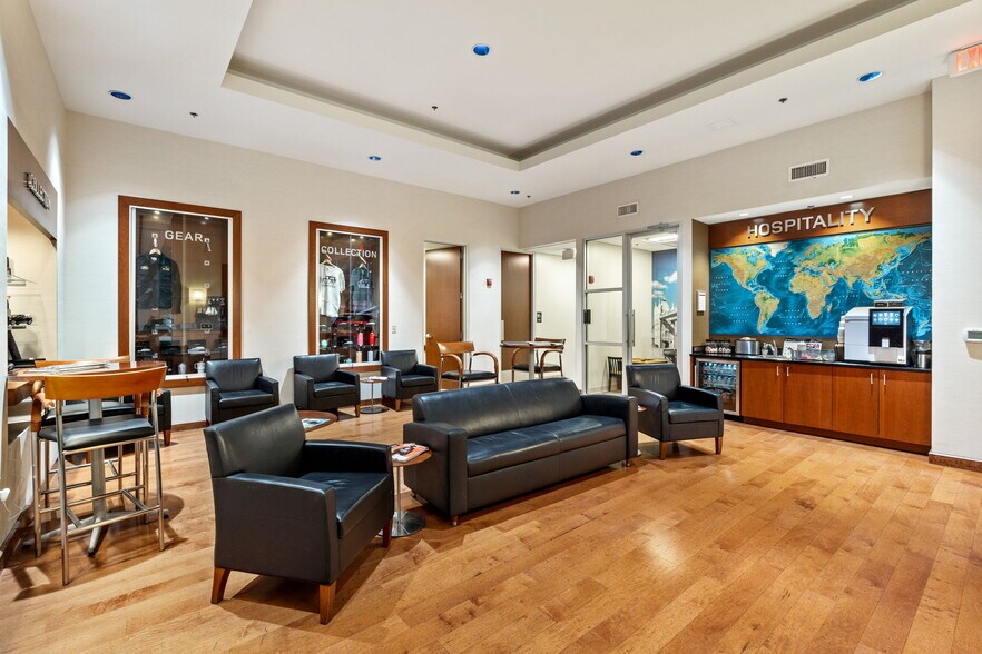 More Photos Of 1515 W 5th St, Austin General Retail For Sale