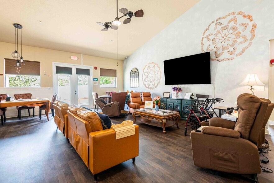 More Photos Of 13031 Partridge St, Spring Hill Assisted Living For Sale