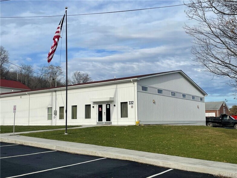 More Photos Of 75 Bill Larkin Dr, New Windsor Industrial For Sale