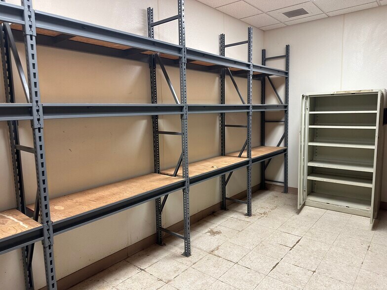 More Photos Of 645 Lucy Black Rd, Bolivar Office Residential For Sale