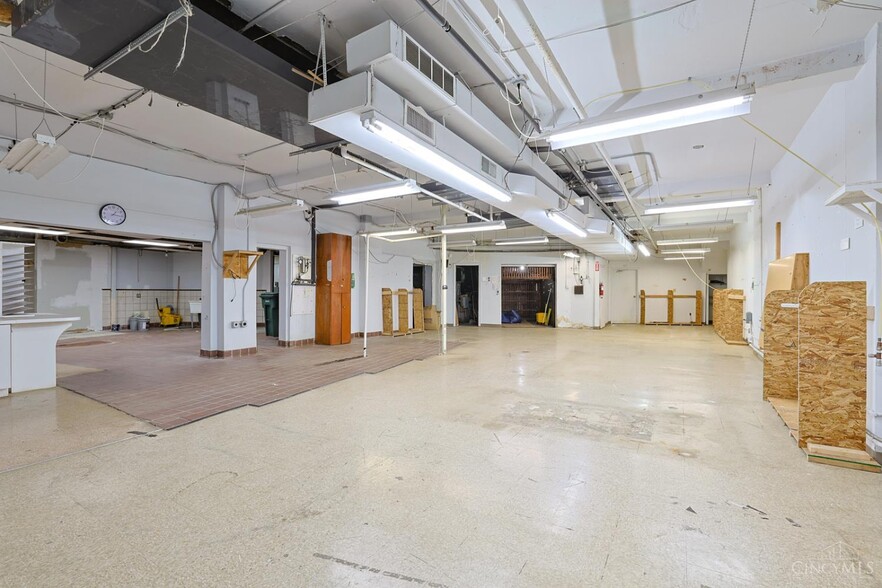 More Photos Of 2108 Central Pky, Cincinnati Loft Creative Space For Sale