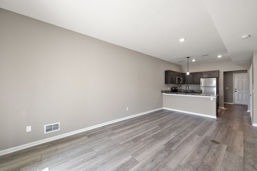 More Photos Of 1251 E Woodward Heights Blvd, Hazel Park Apartments For Sale