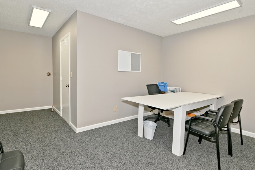 More Photos Of 1030 E Morgan St, Martinsville Office For Sale