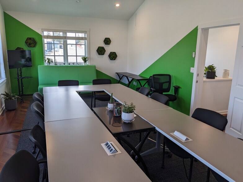 More Photos Of 77 Front St, Danville Medical For Lease