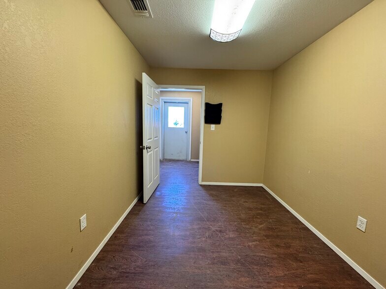 More Photos Of 5504 E County Road 128, Midland Light Manufacturing For Lease