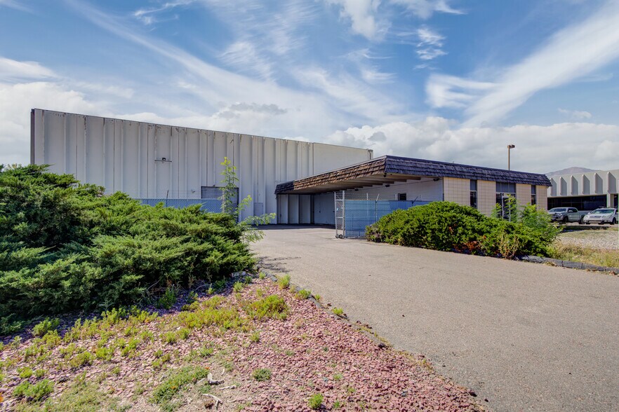 More Photos Of 675 Elkton Dr, Colorado Springs Distribution For Sale