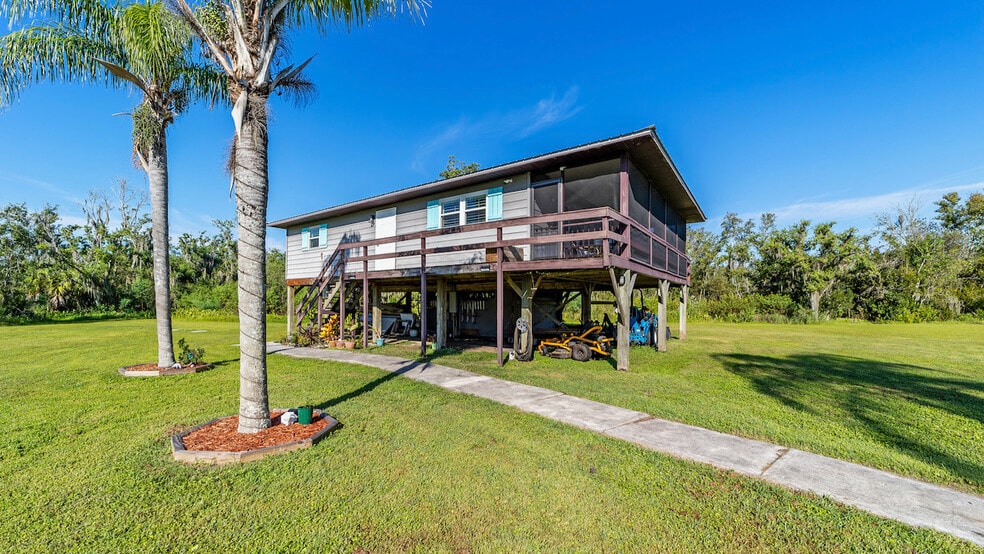 More Photos Of 6001 Bird Island Dr, Lady Lake Lodge Meeting Hall For Sale