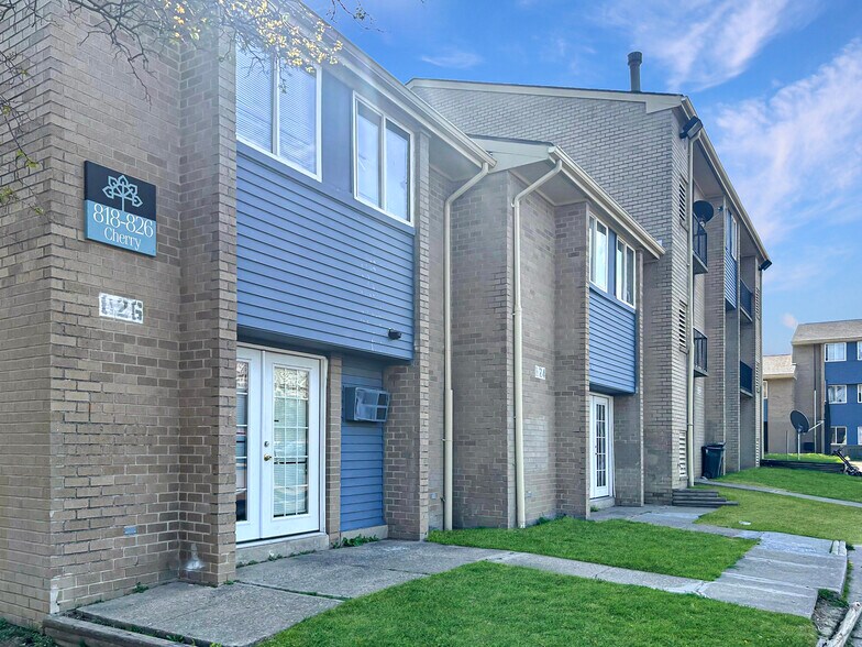 More Photos Of 806 Cherry St, Toledo Apartments For Sale