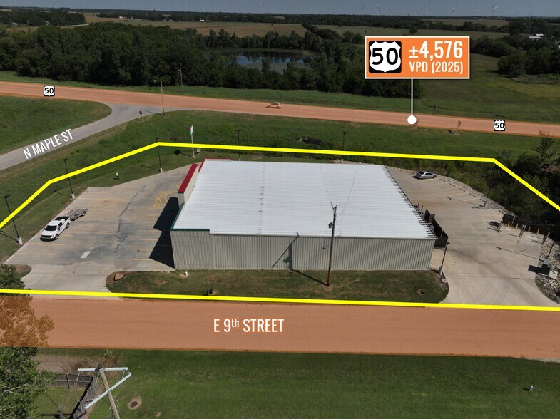 More Photos Of 309 E 9th St, Peabody Storefront For Lease