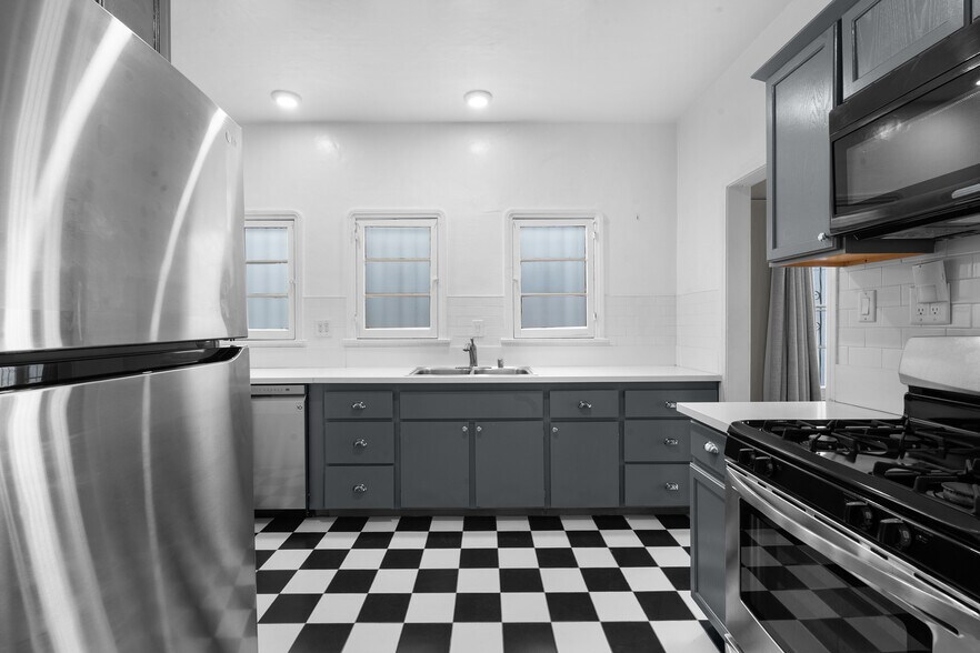 More Photos Of 327 N Ogden Dr, Los Angeles Apartments For Sale