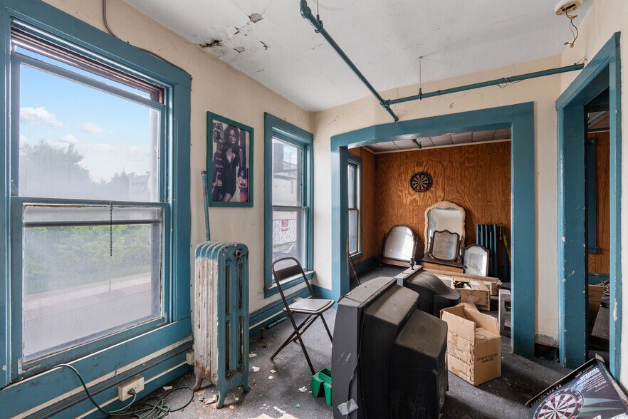 More Photos Of , Utica Unknown For Sale