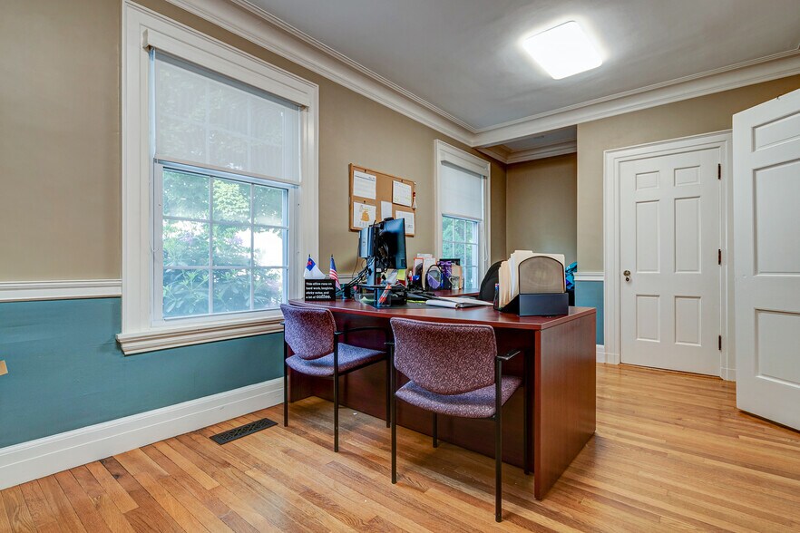 More Photos Of 8 Church St, Westborough Office Residential For Lease