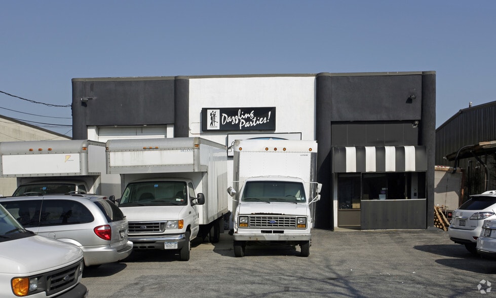 More Photos Of 3477 Lawson Blvd, Oceanside Warehouse For Sale