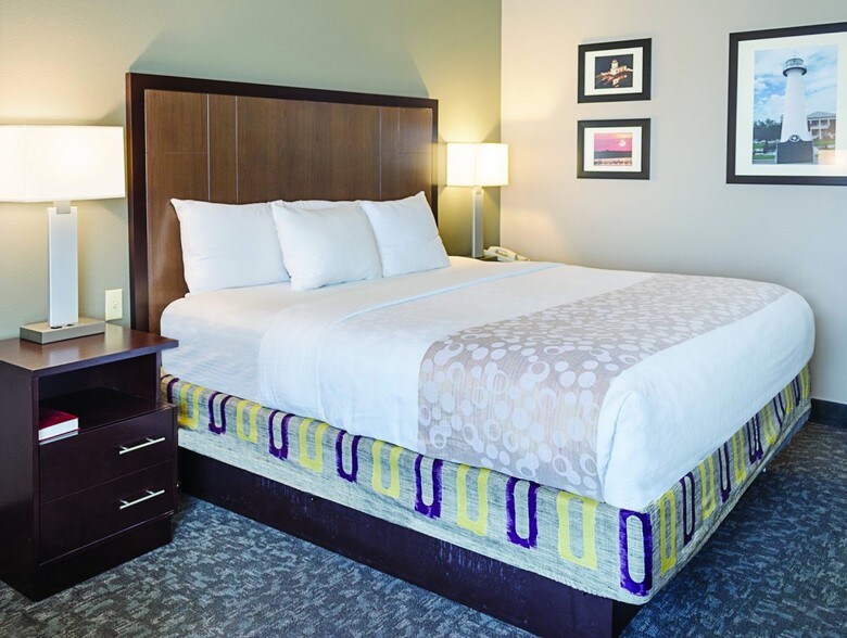 More Photos Of 957 Cedar Lake Rd, Biloxi Hotel For Sale