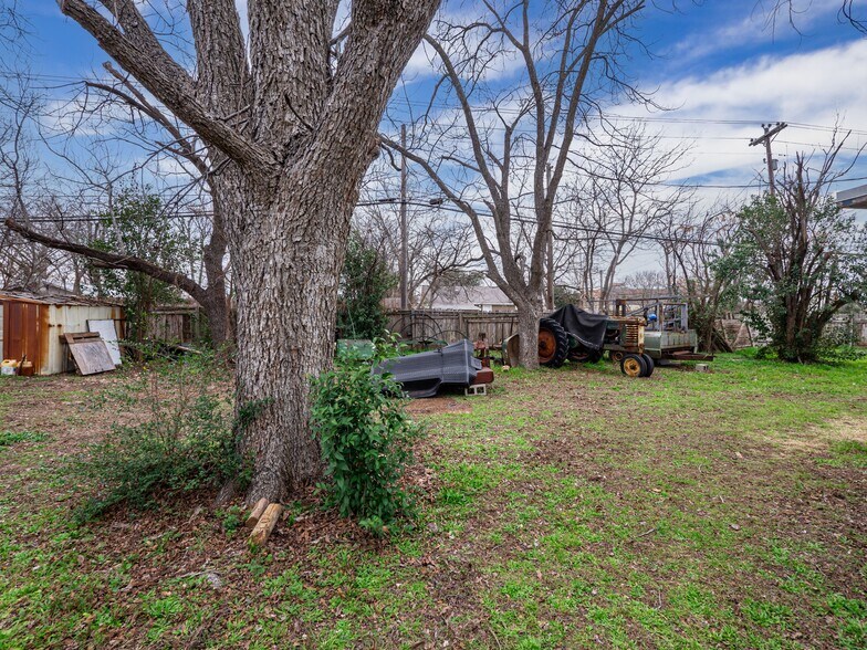 More Photos Of 201 S Highway 183, Leander Flex For Sale