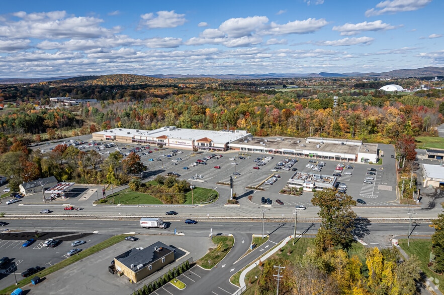 More Photos Of 434-458 Russell St, Hadley General Retail For Lease