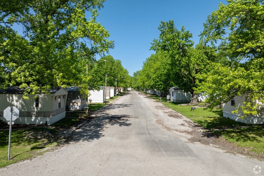 More Photos Of 1350 S Brookside St, Centralia Trailer Camper Park For Sale