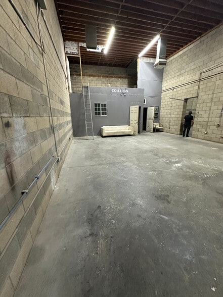 More Photos Of 10066 San Fernando Rd, Pacoima Specialty For Lease