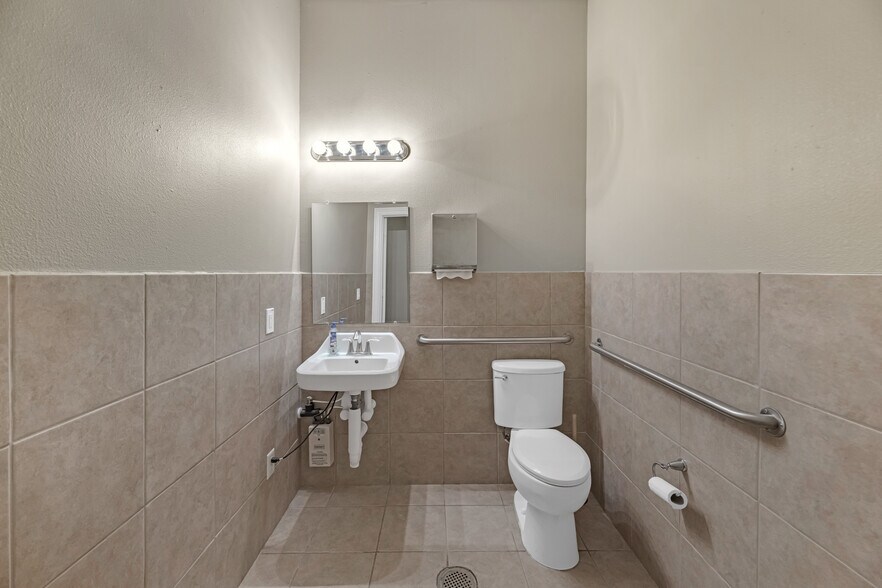 More Photos Of 4501 Cartwright Rd, Missouri City Medical For Sale