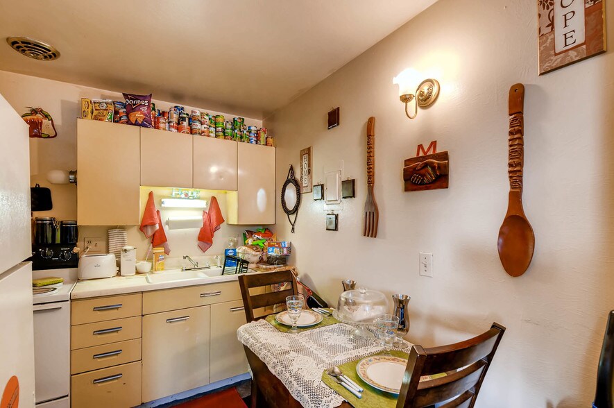 More Photos Of 1695 Clinton St, Aurora Apartments For Sale