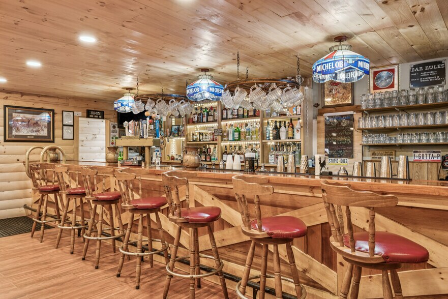 More Photos Of 1 Maple ave, Chelsea Restaurant For Sale