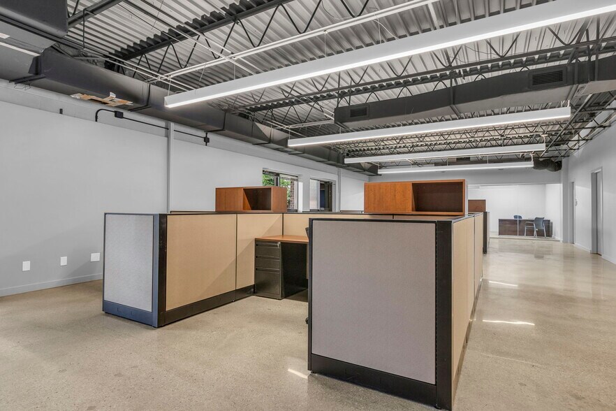 More Photos Of 10580 Barkley St, Overland Park Medical For Lease