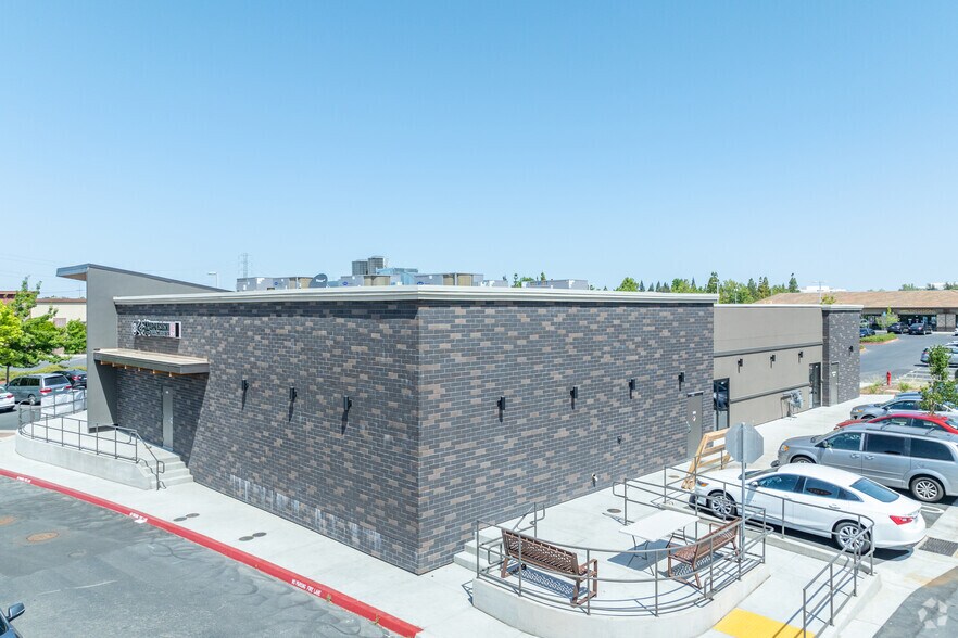 More Photos Of 250 Gibson Dr, Roseville Freestanding For Lease