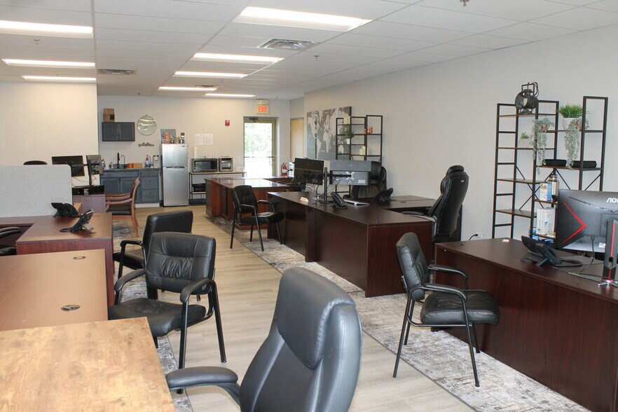 More Photos Of 40W222 Lafox Rd, St Charles Medical For Lease