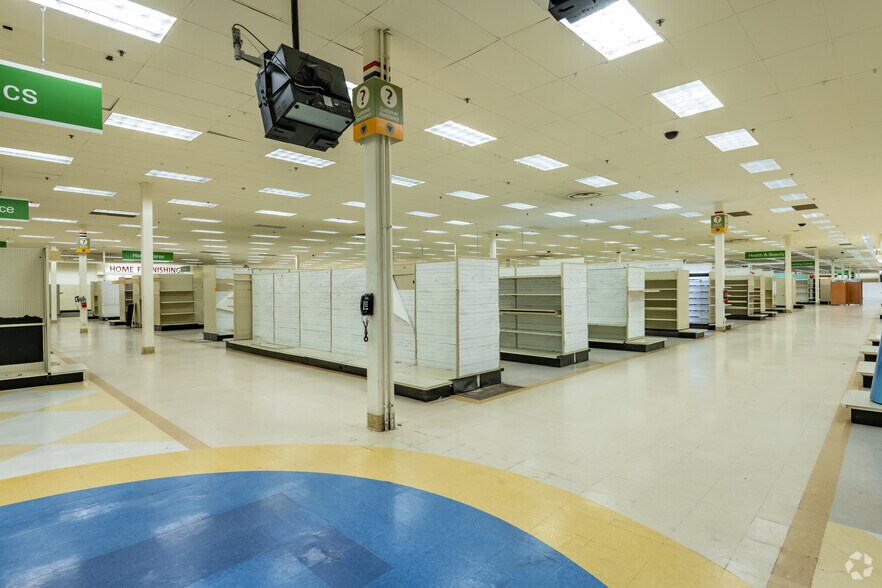 More Photos Of 1000 W Northland Ave, Appleton Freestanding For Sale