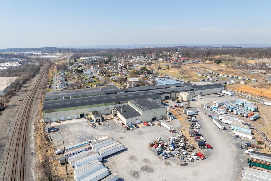 More Photos Of 235 N 16th St, Lebanon Manufacturing For Lease