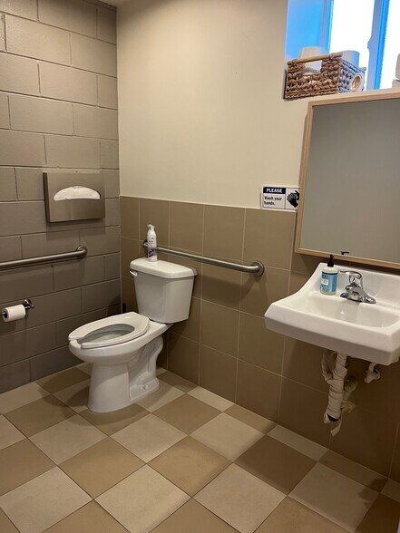 More Photos Of 142 N Cedros Ave, Solana Beach Storefront Retail Office For Lease