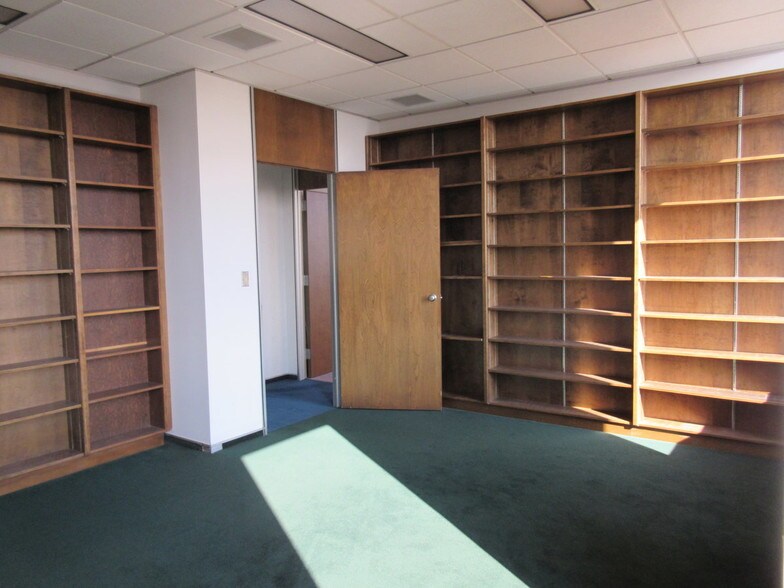 More Photos Of 151 S Rose St, Kalamazoo Medical For Sale