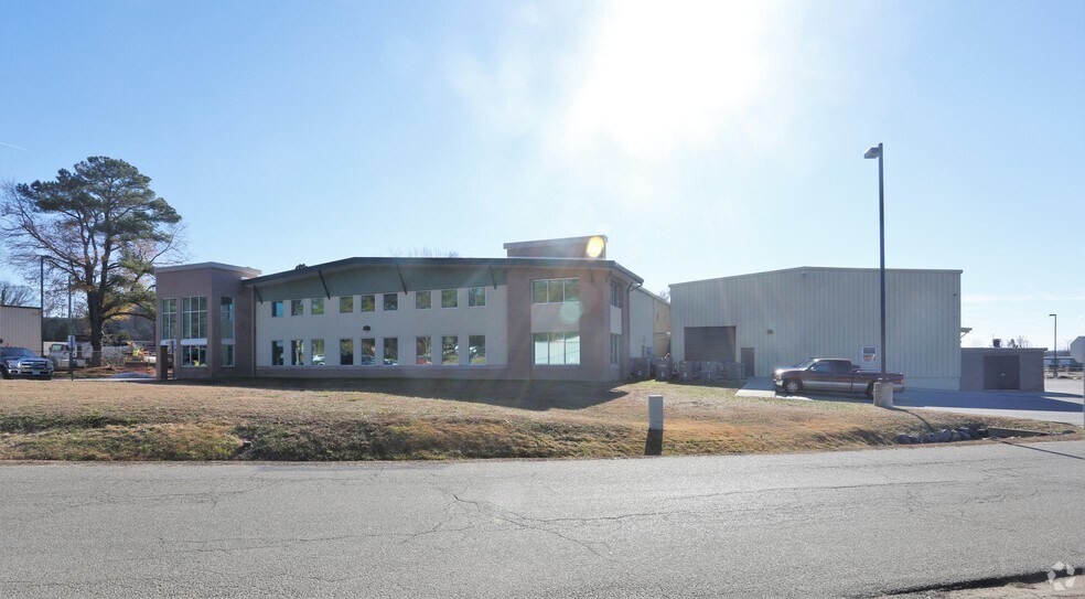 More Photos Of 8433 Erle Rd, Mechanicsville Warehouse For Sale